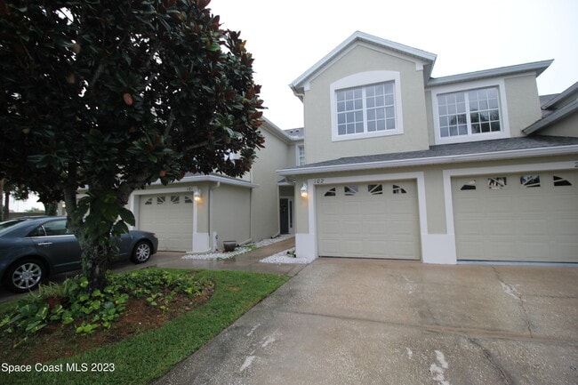 912 Handsome Cab Ln