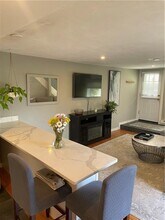 16 Dudley Ave in Newport, RI - Building Photo - Building Photo