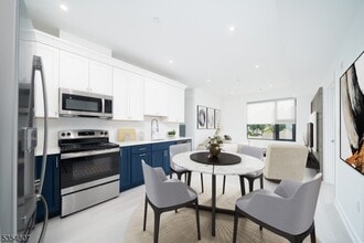 12 River Rd in Fair Lawn, NJ - Building Photo - Building Photo