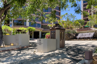 The Continental Plaza in Honolulu, HI - Building Photo - Building Photo