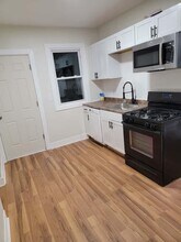 21 Wayland St in Hartford, CT - Foto de edificio - Building Photo