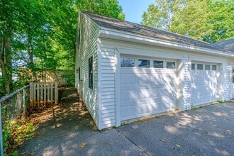 22 Cedar St in Brunswick, ME - Foto de edificio - Building Photo