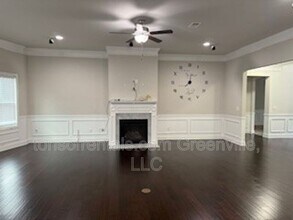 105 Sea Harbour Way in Simpsonville, SC - Building Photo - Building Photo