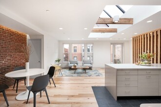 163 Newbury St, Unit 2 in Boston, MA - Foto de edificio - Building Photo