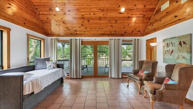 302 Shangrila Ln in New Braunfels, TX - Building Photo - Building Photo