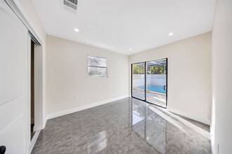 6460 Perry St in Hollywood, FL - Building Photo - Building Photo