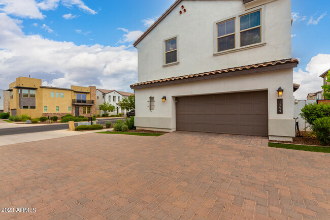 1954 S Follett Way in Gilbert, AZ - Foto de edificio - Building Photo