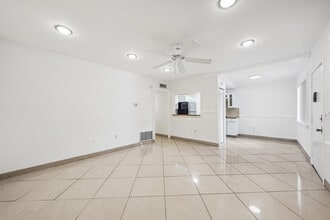 2878 Donnelly Dr in Atlantis, FL - Building Photo - Building Photo