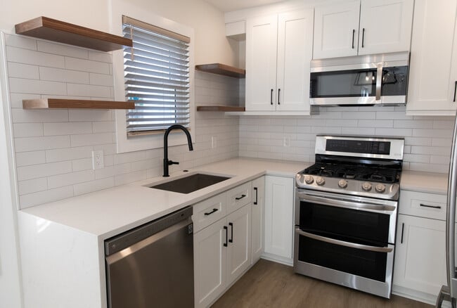 713 Stevens St in Geneva, IL - Building Photo - Building Photo