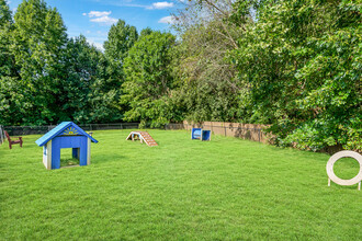 Crown Point Luxury Apartments at Crown Point in Concord, NC - Building Photo - Building Photo