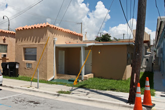 345 Monroe St in Hollywood, FL - Building Photo - Building Photo