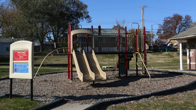 Stratford Commons Apartments in St. Louis, MO - Building Photo - Building Photo