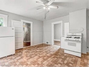 3635 E 49th St in Cleveland, OH - Building Photo - Building Photo