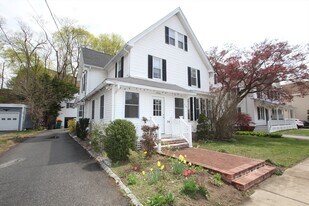 24 Arlington Rd in Woburn, MA - Building Photo