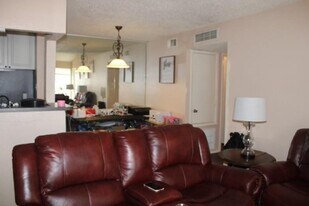 10051 Westpark Dr in Houston, TX - Building Photo