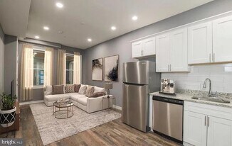 207 S 49th St, Unit B in Philadelphia, PA - Building Photo