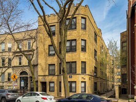 648 W Roscoe St, Unit N3 in Chicago, IL - Building Photo