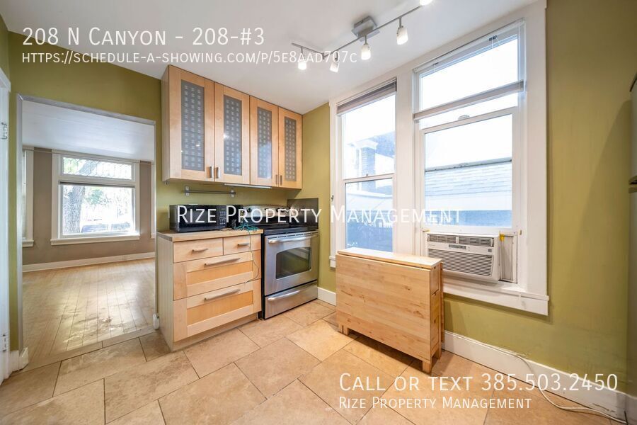 208 N Canyon Rd in Salt Lake City, UT - Foto de edificio