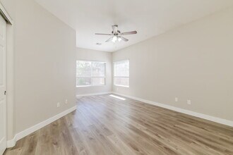 8660 Silverthorne Ct in Las Vegas, NV - Building Photo - Building Photo