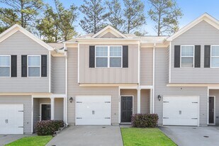 1208 Highwood Ln in East Point, GA - Building Photo