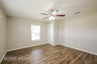 2512 54th St SW in Lehigh Acres, FL - Foto de edificio - Building Photo