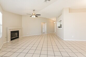 386 Persian Ave in Henderson, NV - Building Photo - Building Photo