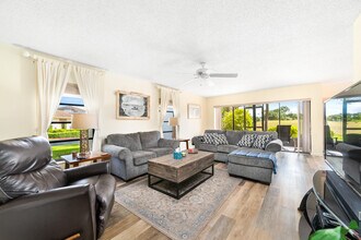 3351 Twin Lakes Terrace in Fort Pierce, FL - Foto de edificio - Building Photo