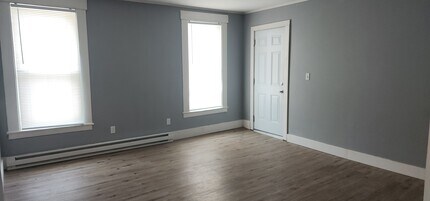 11 Eastman St, Unit 1 bedroom flr 2 in Concord, NH - Building Photo - Building Photo