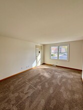 50 School St in Lancaster, NY - Foto de edificio - Building Photo