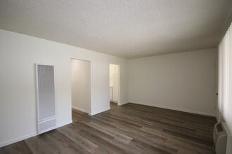 Casa Encanto in San Gabriel, CA - Foto de edificio - Building Photo