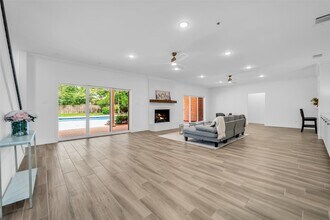 11314 Williamsburg in Houston, TX - Building Photo - Building Photo