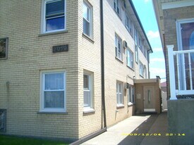 7019 W Irving Park Rd in Chicago, IL - Building Photo