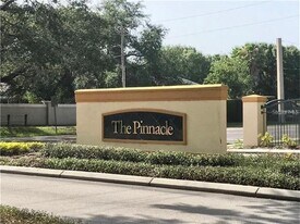 5602 Pinnacle Heights Cir in Tampa, FL - Building Photo