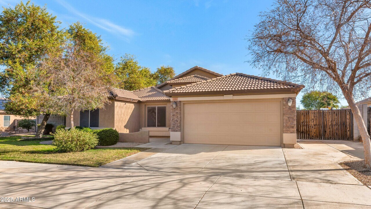 7715 S 20th Dr in Phoenix, AZ - Building Photo