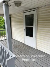 701 Railroad st, Unit 2nd Floor in Jeannette, PA - Building Photo - Building Photo