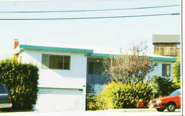 5735 McBryde Ave in San Pablo, CA - Foto de edificio - Building Photo