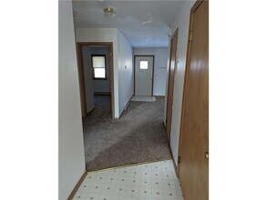 376 4th St E in Halstad, MN - Foto de edificio - Building Photo
