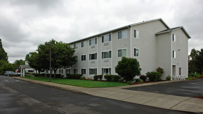 Englewood West Apartments in Salem, OR - Foto de edificio - Building Photo