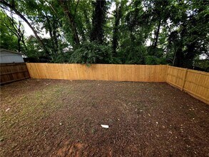 980 Violet St SE in Atlanta, GA - Building Photo - Building Photo