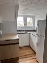 312 Union St, Unit 2 in Bangor, ME - Foto de edificio - Building Photo