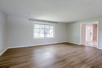 1335 S 133rd St in Omaha, NE - Building Photo - Building Photo