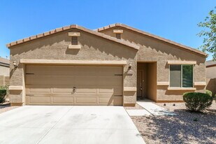 8204 W Pueblo Ave in Phoenix, AZ - Building Photo