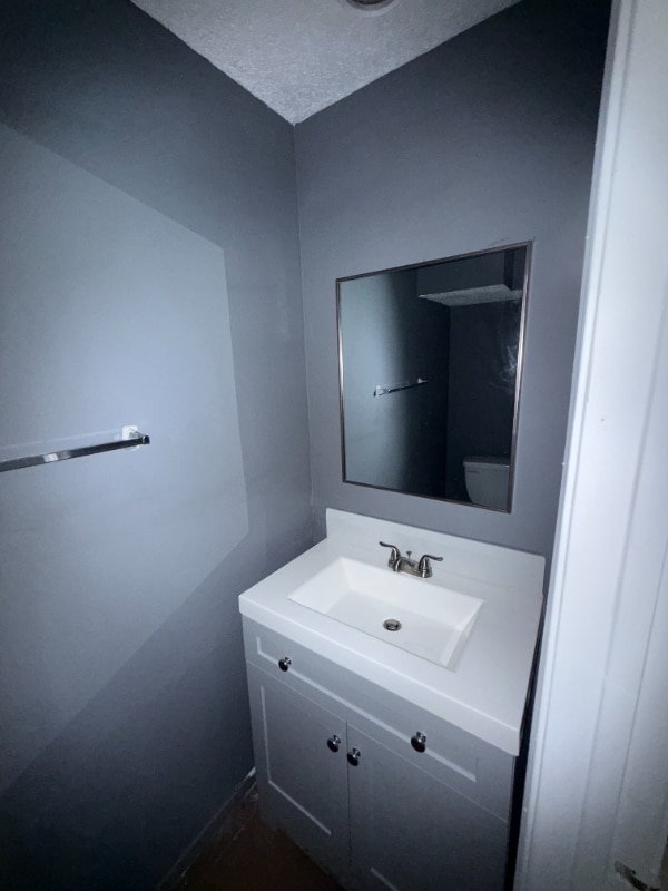 7700 Creekbend Dr in Houston, TX - Building Photo - Building Photo