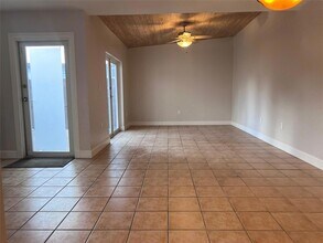 6600 SW 113th Ave in Miami, FL - Building Photo - Building Photo