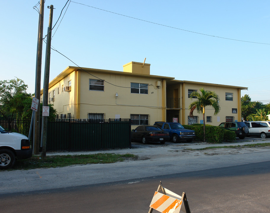 100 NE 78th St in Miami, FL - Building Photo