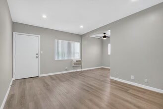 9632 Ball Rd in Anaheim, CA - Building Photo - Building Photo