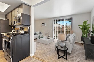 Cottonwood Forest Apartments in Jenison, MI - Foto de edificio - Building Photo