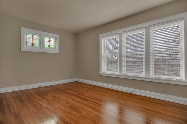 7729 Gissler Ave in Richmond Heights, MO - Building Photo - Building Photo