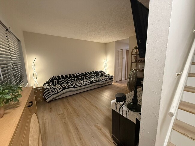 1016 SW 62nd Ter, Unit A in Gainesville, FL - Foto de edificio - Building Photo