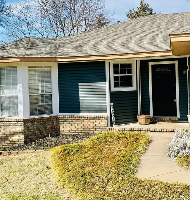 2520 N Hampton Ct in Fayetteville, AR - Building Photo - Building Photo